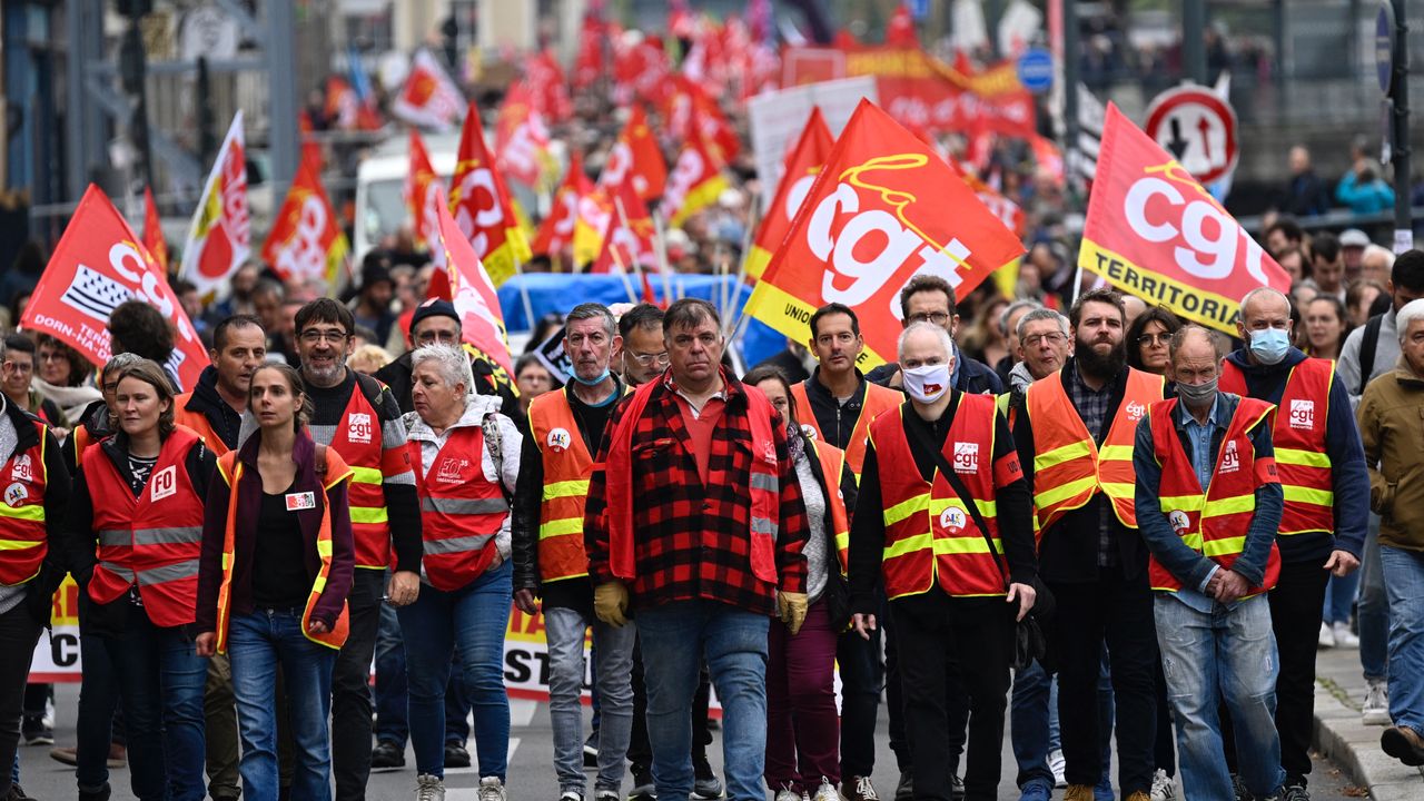 nouvelle journee de mobilisation contre les retraites un front syndical desuni pour la greve a la sncf en fevrier